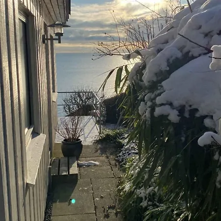 Stunningly Located With A Beach, Дом отдыха Bjert Strand