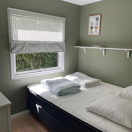 Stunningly Located With A Beach, Дом отдыха Bjert Strand