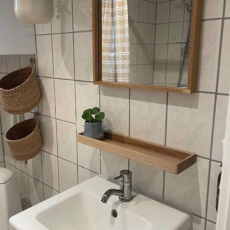 Дом отдыха Stunningly Located With A Beach, Bjert Strand